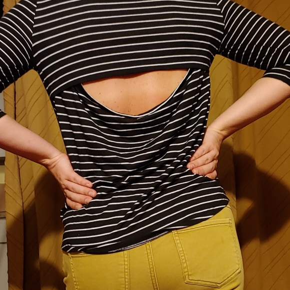3 for $10! Striped half sleeve top - Picture 1 of 4